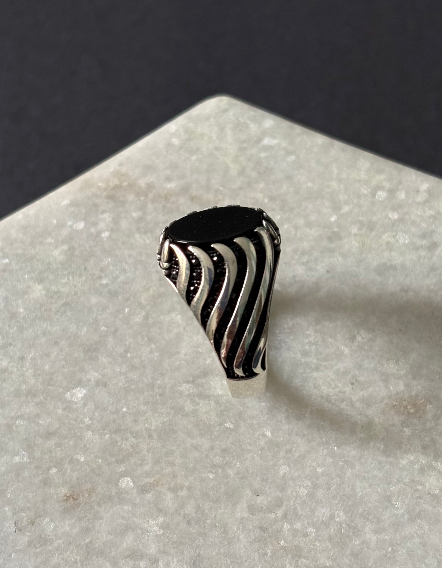 Waves Ring