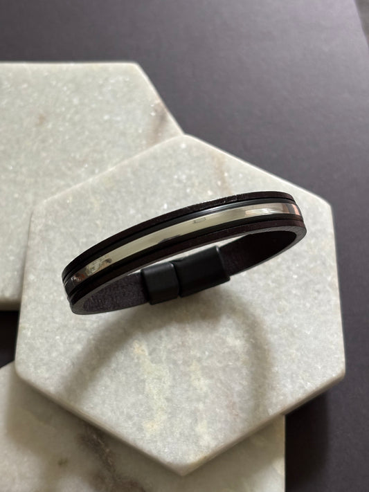 Line Leather Bracelet