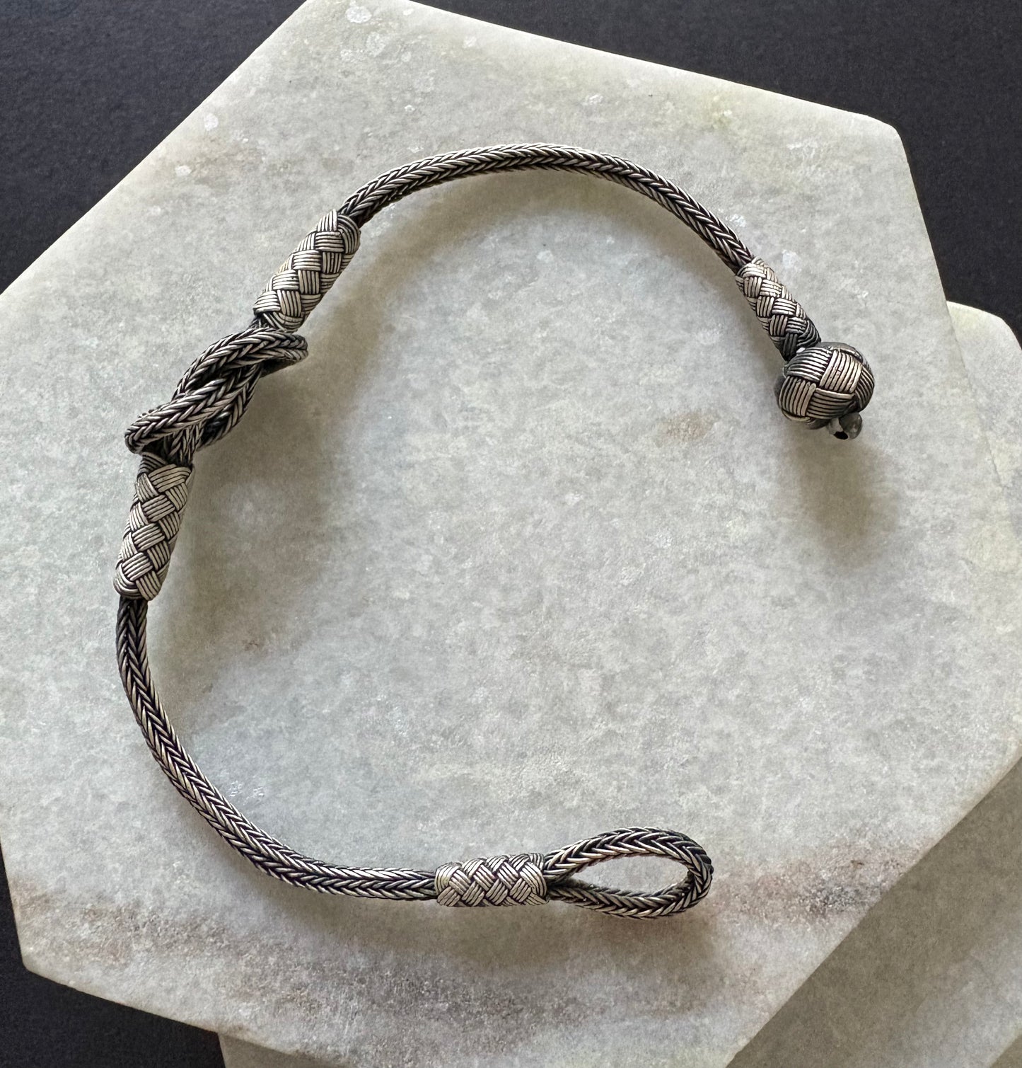 Double Knot Silver Thread Bracelet